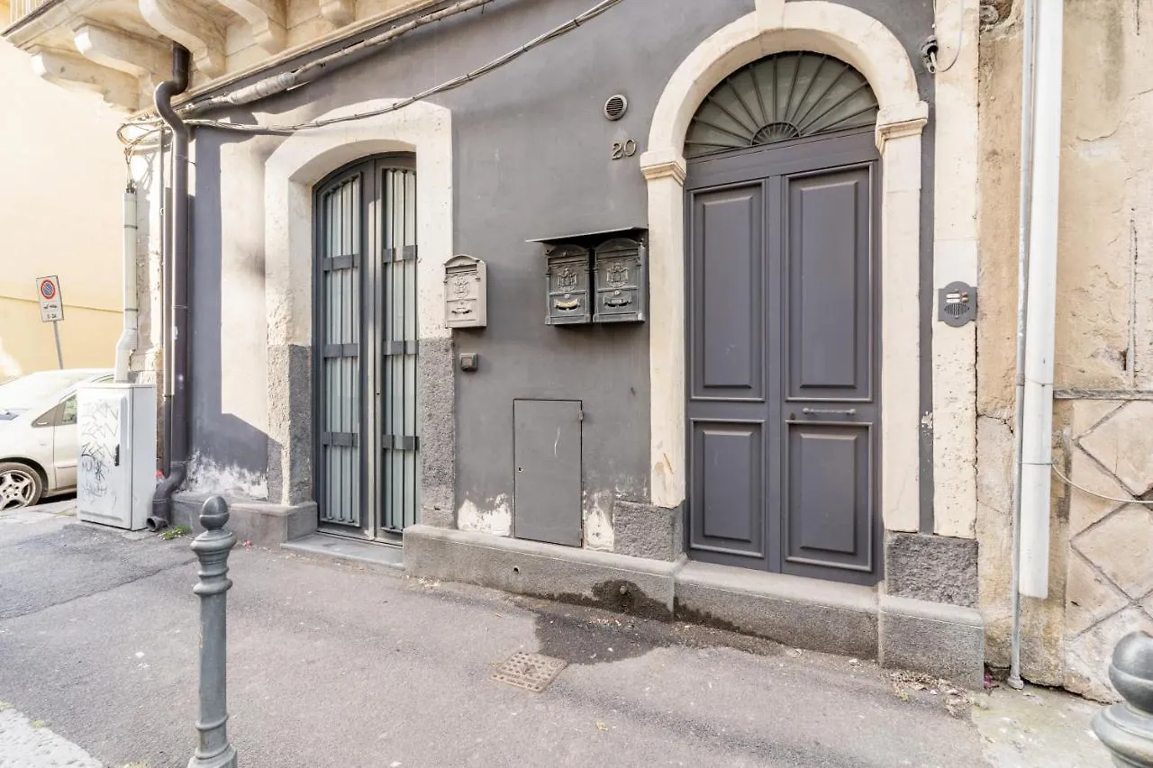 Apartment Catania Central Design Studio Near The Station Italy