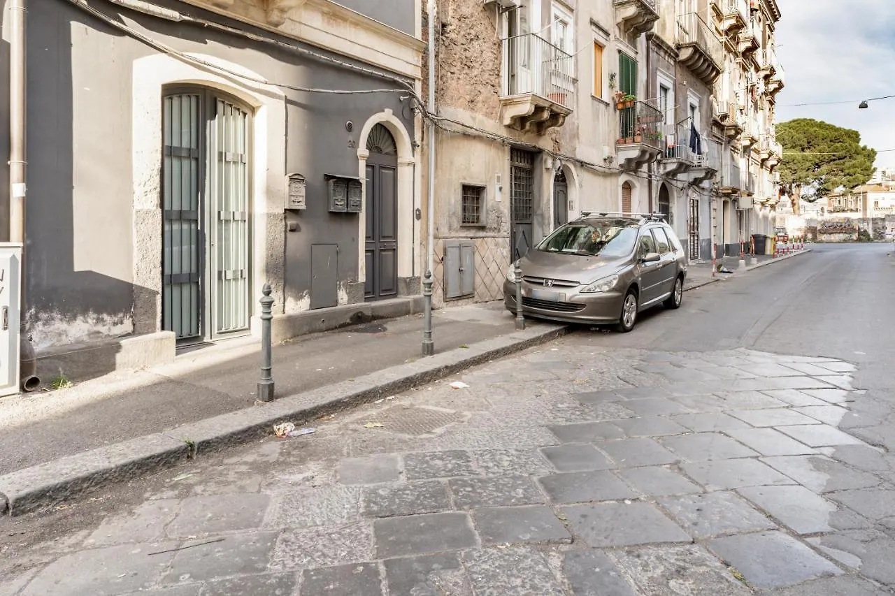 Catania Central Design Studio Near The Station Apartament